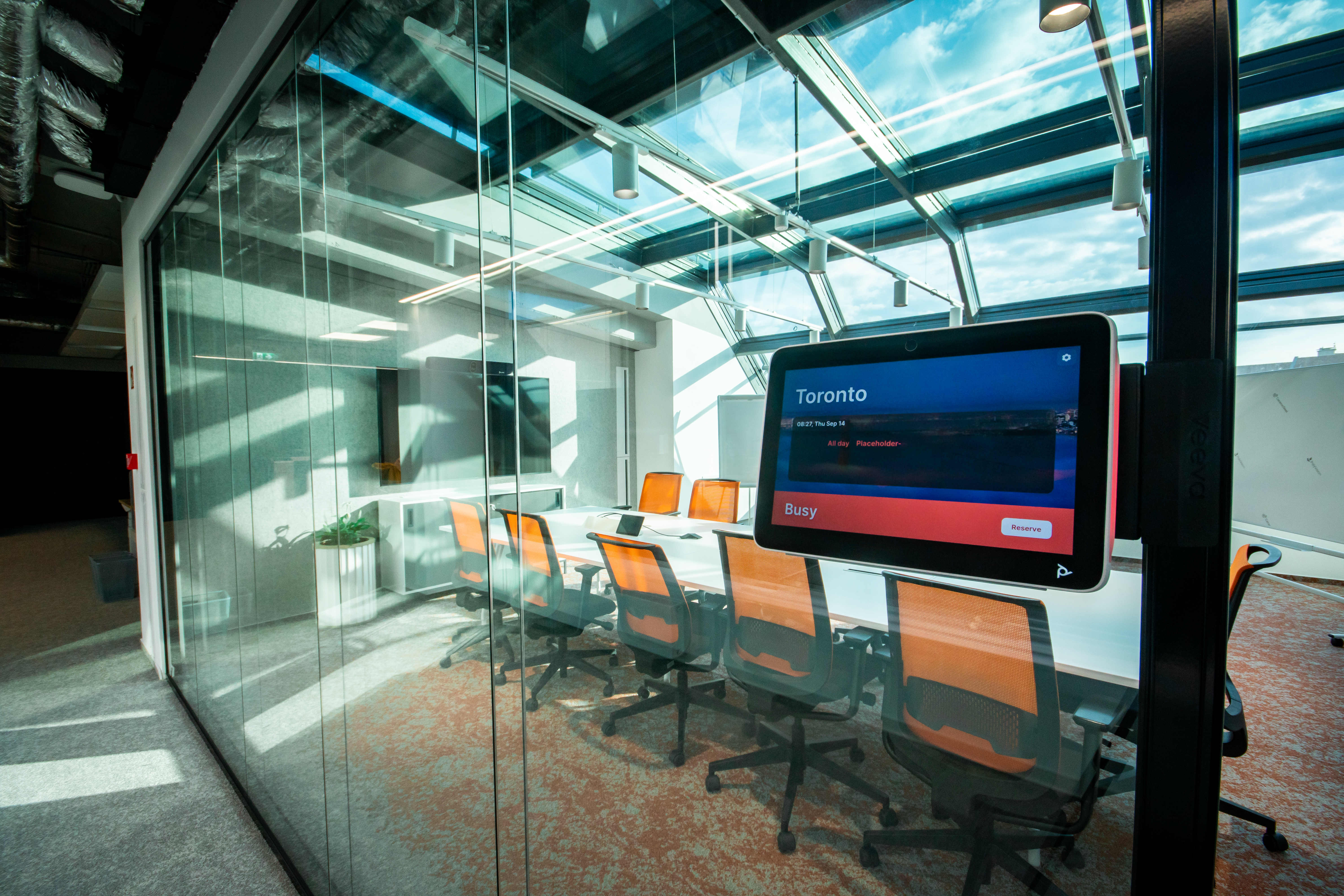 Designing a Successful Hybrid Workplace: Key Strategies & Tips