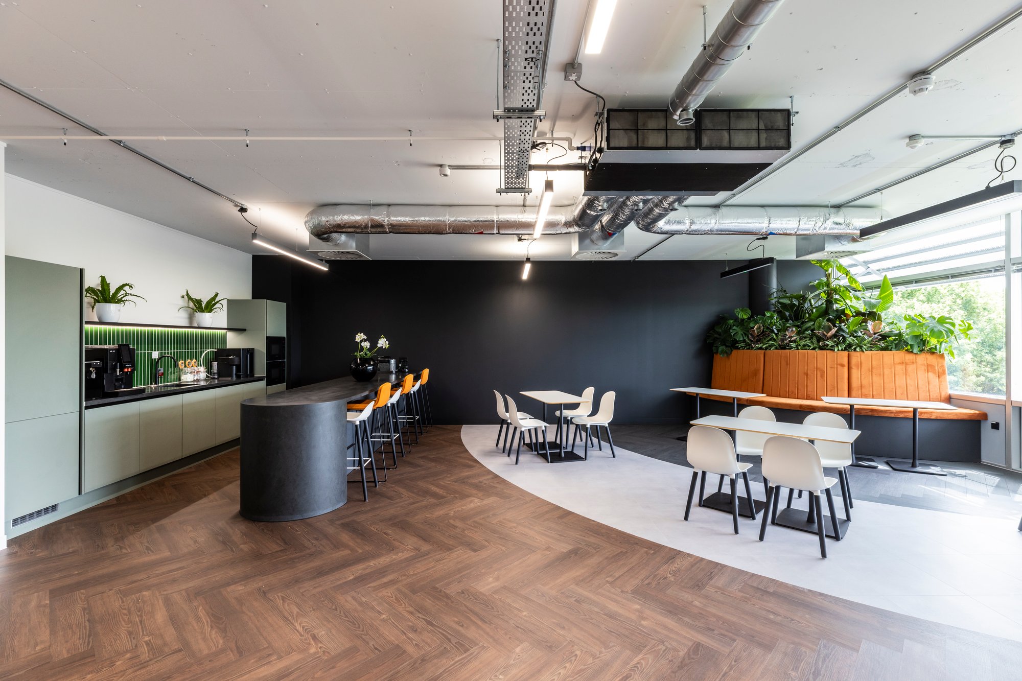 HABIT ACTION Titan Airways-1G8A6943 HABIT ACTION Titan Airways-1G8A6943