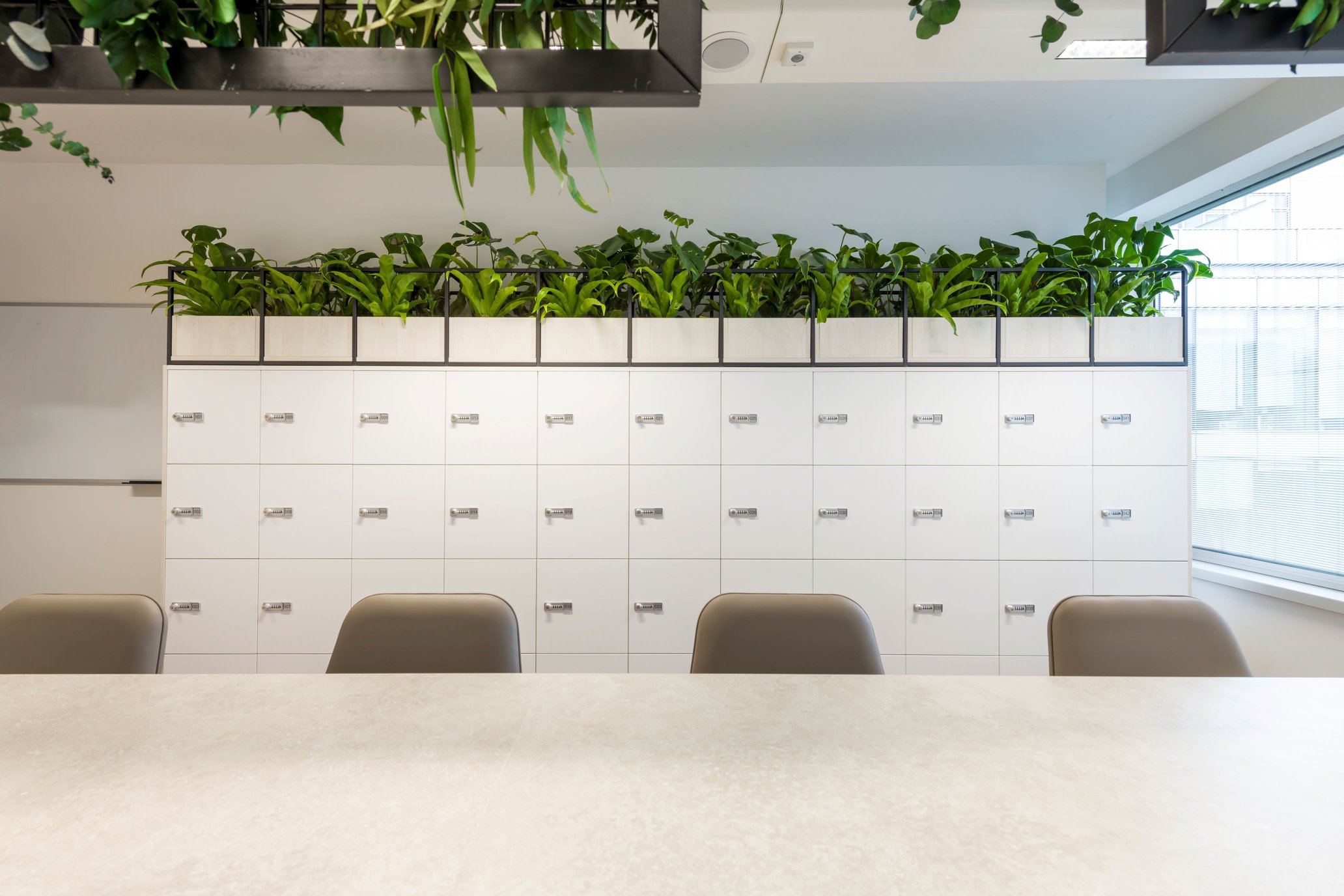 Lockers with living plant feature