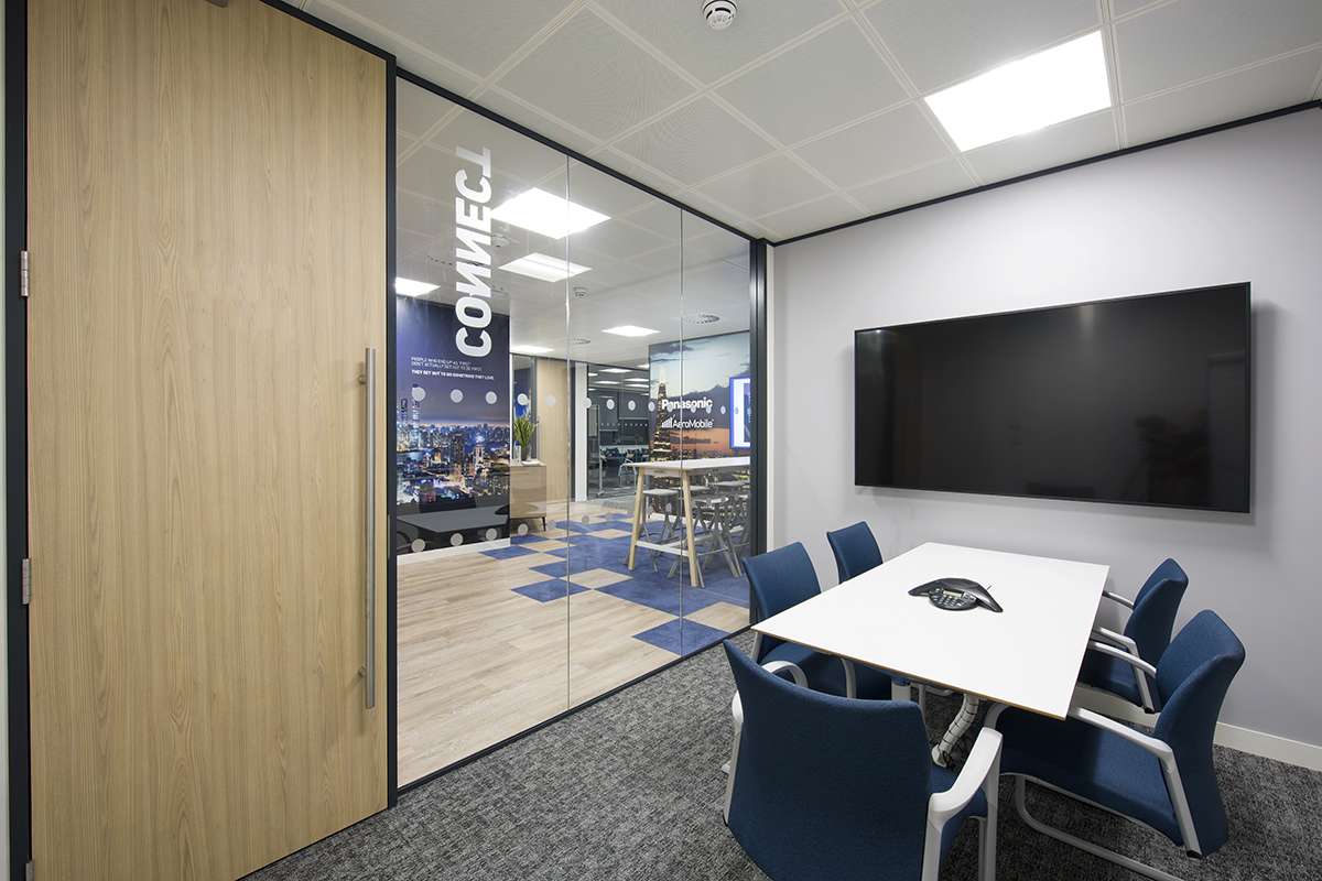 4730837d-aeromobile-crawley-fit-out-002 4730837d-aeromobile-crawley-fit-out-002