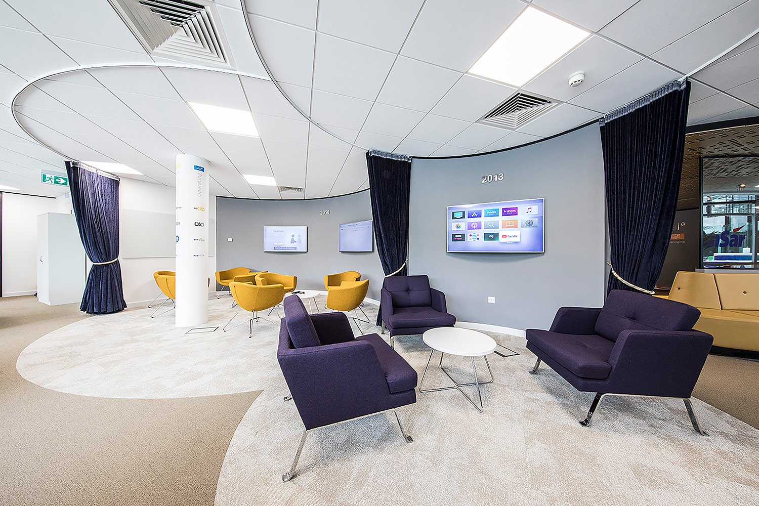 e778ab65-d2b36138-zensar-reception-soft-seating