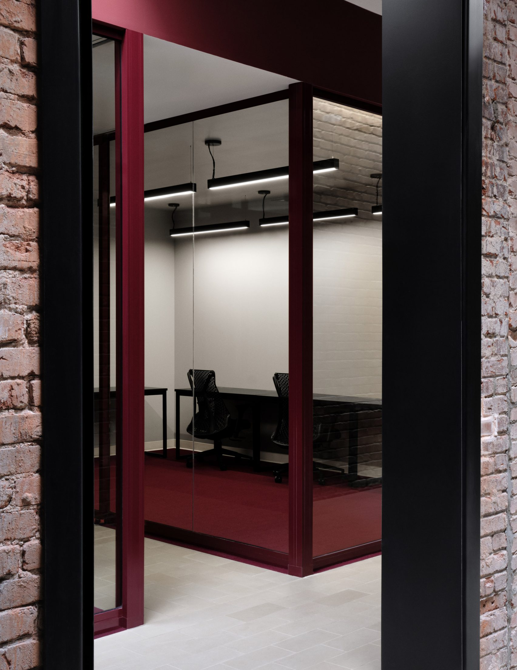 spacial-co-working-office-ivy-studio-montreal-canada-interiors_dezeen_2364_col_16-1704x2207