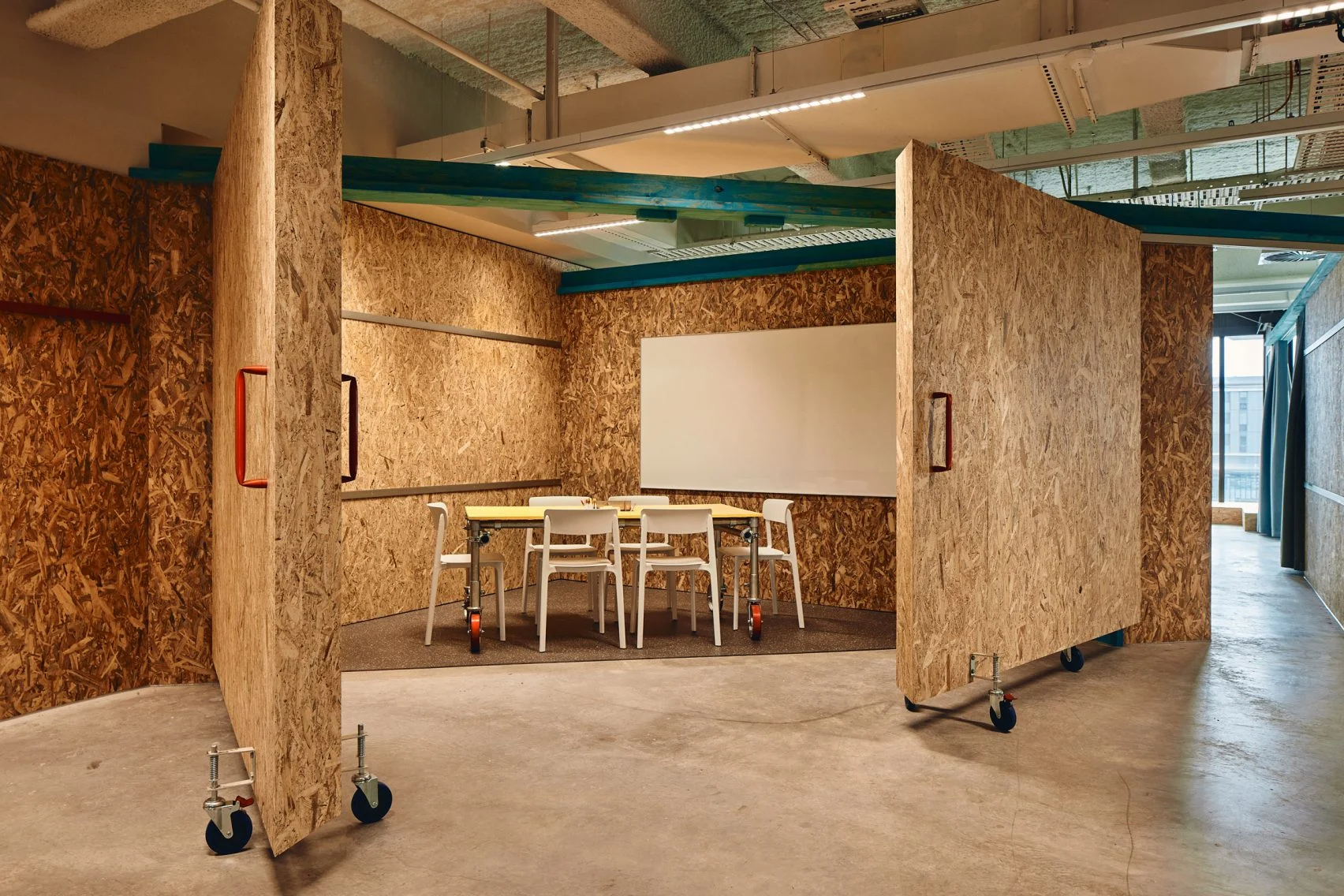 Space Magic: Transforming Small Offices for Maximum Productivity