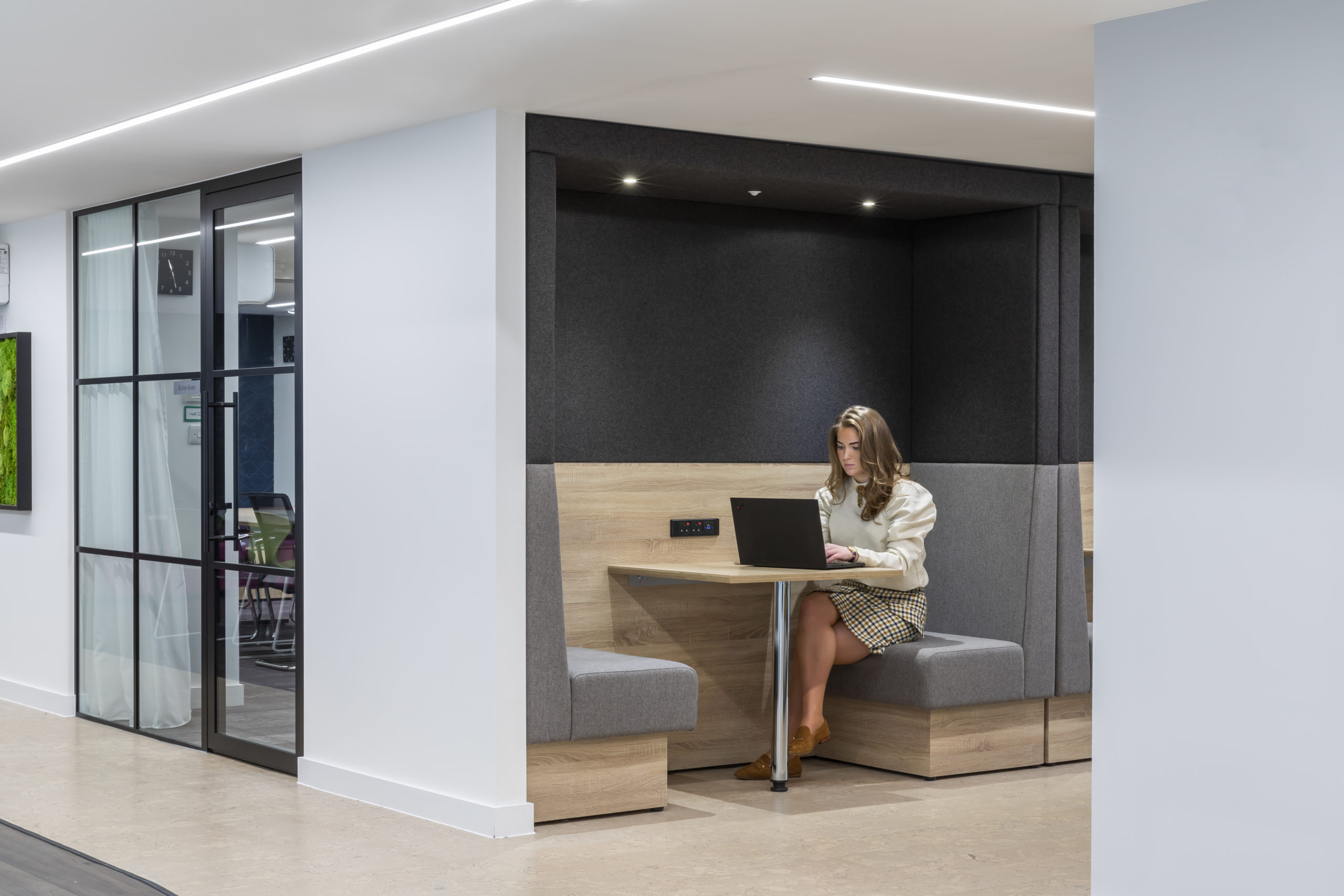 Hybrid office